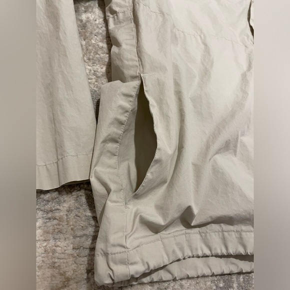 J Crew Pullover Jacket Lightweight Velcro Closure Beige Size Large Unisex - Picture 4 of 9